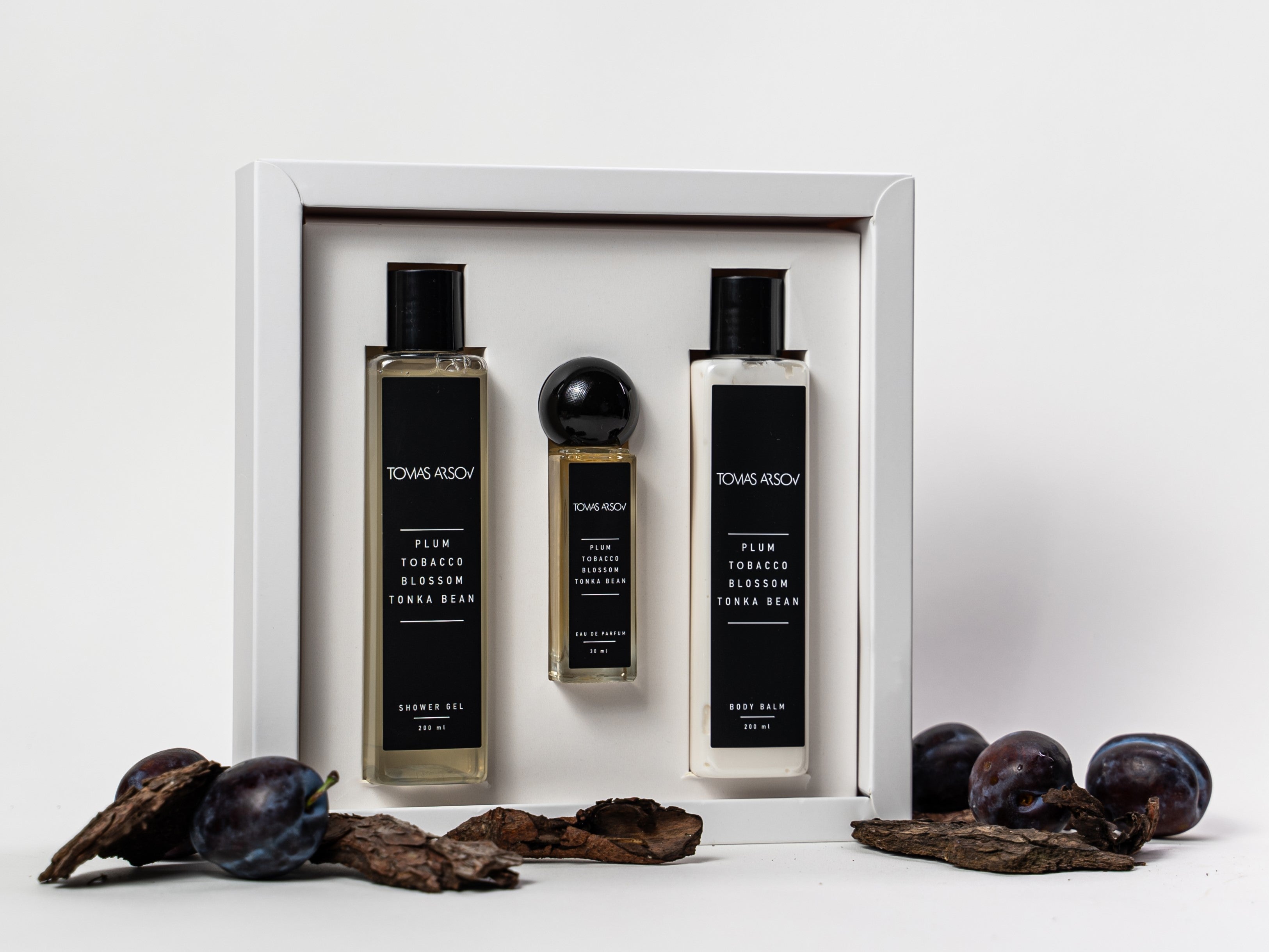Подаръчна кутия TOMAS ARSOV PLUM TOBACCO Парфюм + Душ гел + Лосион за тяло унисекс